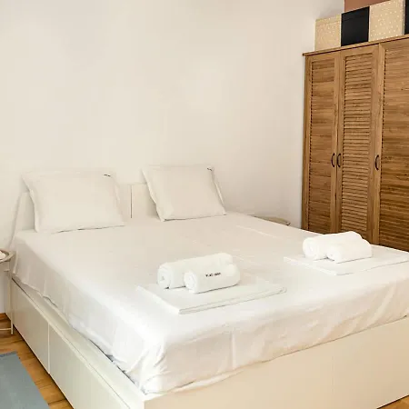 Апартаменти Relaxing In Carpe With Pool&parking By Flat Manаger Святі Костянтин і Олена
