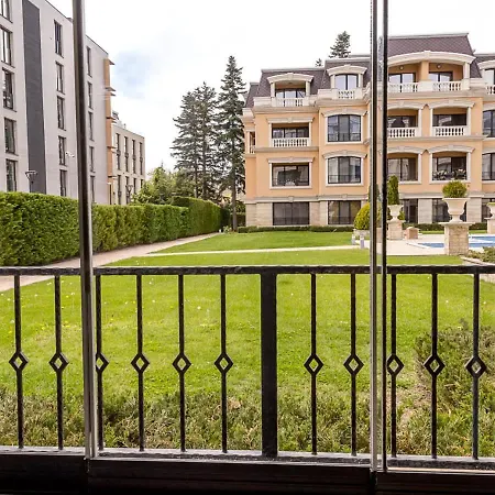 Relaxing In Carpe With Pool&parking By Flat Manаger